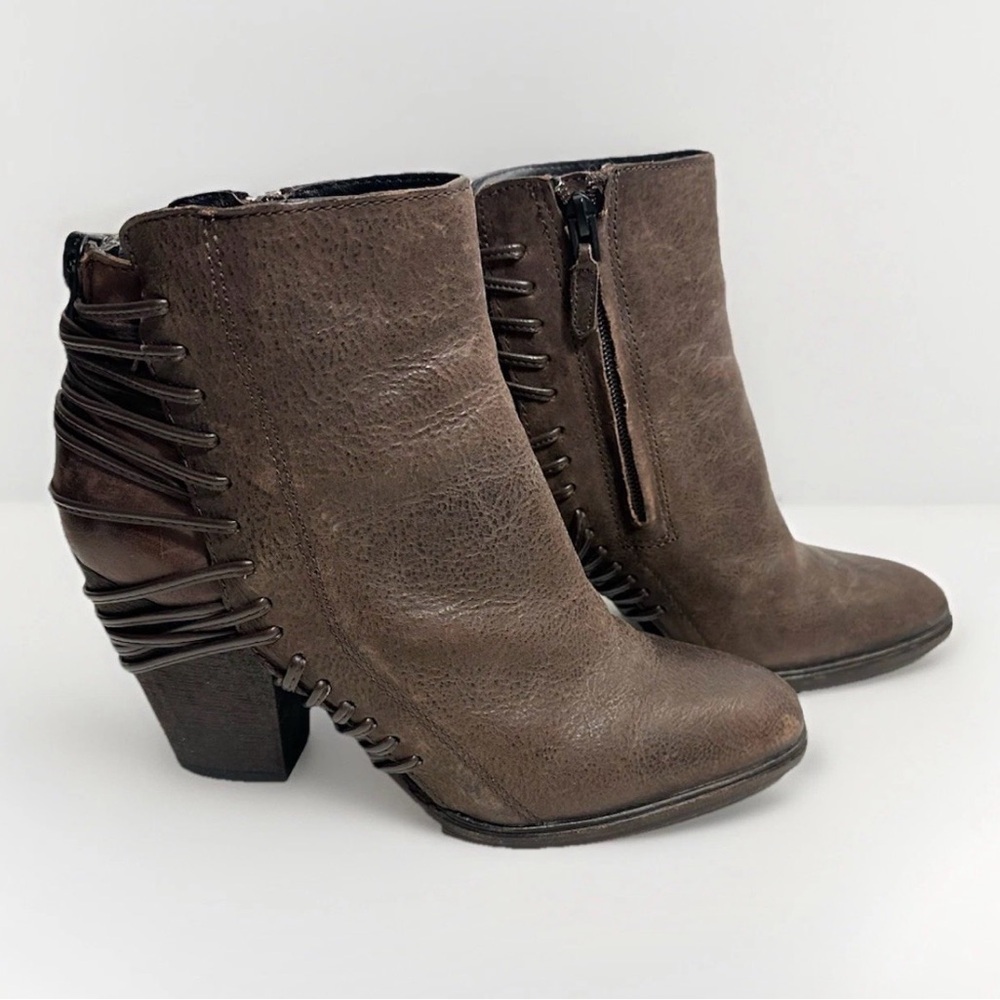 Dolce Vita Harvie brown leather ankle boots Size 8.5